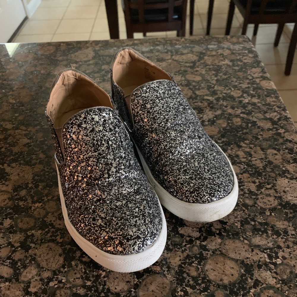 Steve Madden slip on shoes
